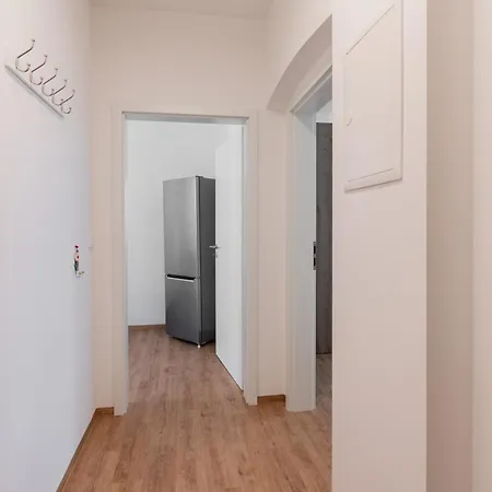 Appartamento Im Gruenen Von Mit Wlan Und Balkon